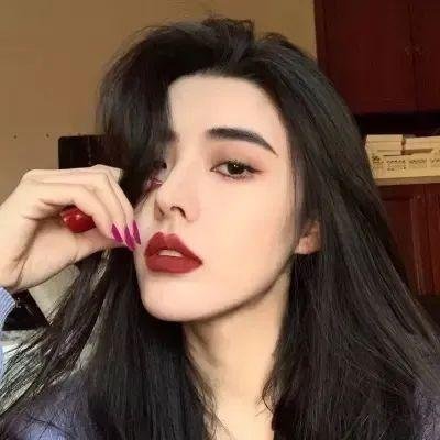 婚纱飘零爱消弭